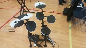 ROLAND TD4KP ELECTRONIC DRUM KIT