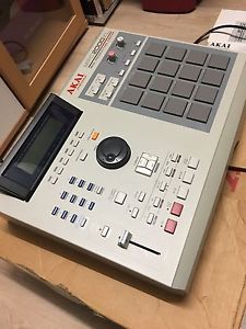 Akai mpc 2000 xl / Top condition / 32mb / Original box / RARE / Immaculate