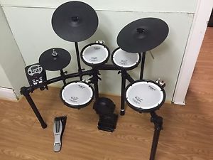 Roland TD-11-KV V-drums- Electronic Drum Set- Mesh Heads NICE