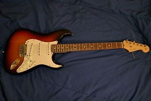 2007 Fender Stratocaster VG - great condition