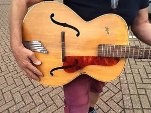 VINTAGE HOFNER SENATOR GUITAR C.1950,s no BLONDE FINISH
