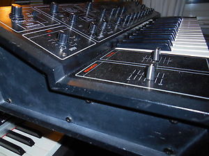 YAMAHA CS 10 IN VERY GOOD CONDITION