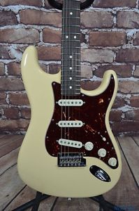 B-Stock 2014 Fender FSR LTD Edition American Standard Stratocaster Vintage White