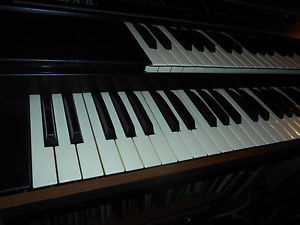 CRUMAR T3 ORGAN SERVICED 99%