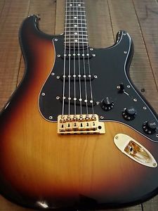 Fender Stratocaster Ash Deluxe Series w/ American Hardware - 3-Tone Sunburst