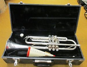 YAMAHA YTR 4320ST Silver Trumpet w/ Case