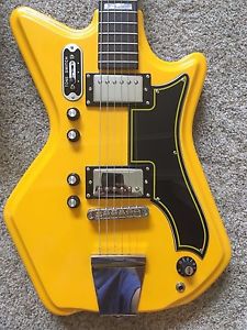 Custom Airline 2P Deluxe 2012 Limited Edition guitar Jack White #8/24