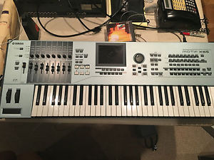 Yamaha MOTIF XS6 Keyboard Synthesizer