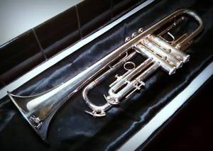 Bach Silver OMEGA Trumpet *Excellent Cond. / Serviced* w/ case and 3C mouthpiece