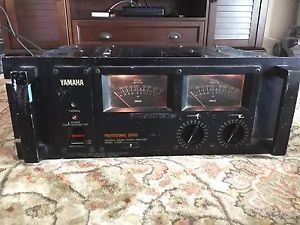 Yamaha P-2200 P220 Vintage Professional Power Amplifier