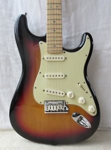 2005 Fender USA Stratocaster Deluxe 60th Anniv Electric Stndard Guitar Strat