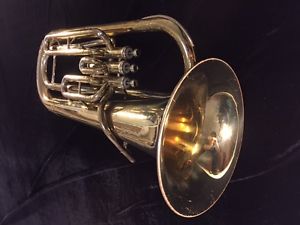Yamaha YEP -201 Euphonium Baritone Horn Bb Excellent condition! PLAYS VERY NICE!