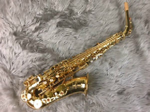Used Very Good condition YAMAHA YAS-82Z  F / S　EMS With Tracking Speed Post