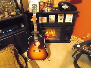 GIBSON 2016 J45 STANDARD ACOUSTIC ELECTRIC GUITAR, VERY NICE CONDITION!