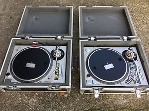 Pair Of Technics sl-1200mk2 turntables & Well Built Atlas Cases!