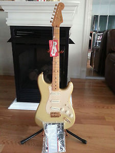 Fender Stratocaster 2004 50th Anniversary Aztec Gold MIM,New !!