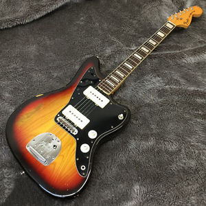 Free Shipping Used Fender JAZZ MASTER 3Tone Sunburst '1977 Electric Guitar