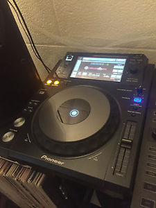 Pair of pioneer xdj 1000's