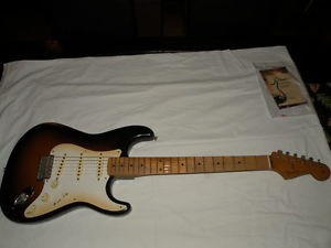 Fender Road Worn '50s Stratocaster Electric Guitar Honeyburst with Maple Neck