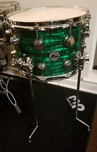 DW DRUM WORKSHOP CUSTOM ORDER MONSTER 9X14 SNARE - EMERALD ONYX on LEGS