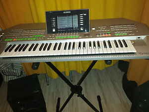 Yamaha Tyros 2 Keyboard