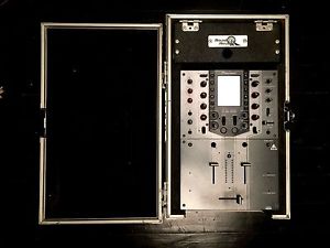 Pioneer DJM-909 Professional DJ Mixer With Road Ready Case