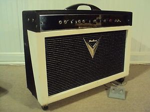 Vintage 1960's VALCO AIRLINE Deluxe 2 x 12 Amp w Reverb & Tremolo - BEAUTIFUL!