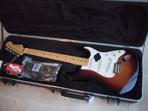 Fender American Standard Stratocaster Electric Guitar 2009 New Old Stock + Case