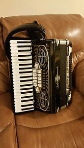 accordion international  centro.matic /4/5/hand made.reeds ex.condition
