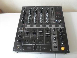 Mixer Pioneer DJM 700 nero, perfetto.