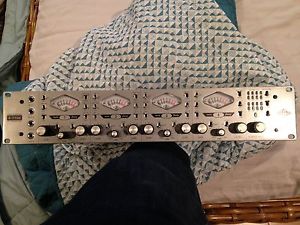 Universal Audio 4-710d Four Channel Tube And Solid State Pro Audio Preamp