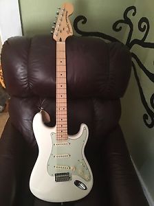 2016 Fender Deluxe Roadhouse Stratocaster Strat Guitar Demo