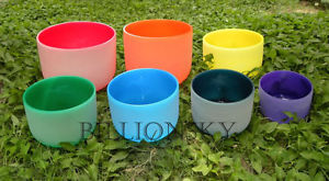 Chakra Tuned Set von 7 farbigen mattierten Kristall Singen Schalen 20 cm -30 cm