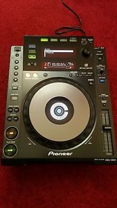 PIONEER CDJ-900 PROFESSIONAL MULTI-MEDIA CD PLAYER
