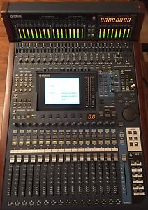 Yamaha DM1000 Version 2 Digital Mixer, Peak Meter Bridge & Wood Side Mounts