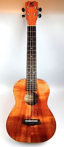 Kanile'a K1 Tenore Ukulele lucida, massiccio Koa (honey), high-end dalle Hawaii