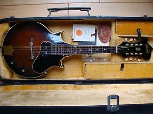 Vintage 1969 Gibson EM-200 Electric Florentine Mandolin Original  Case and Tags