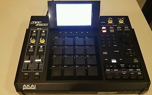 Akai MPC 2500 jjos Paid OS with XLCD Display loaded with options