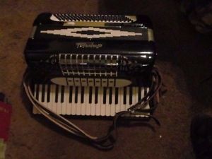 Vintage Black Imperial Baby Grand Accordion  w / Hardshell Case,  Great Sounding