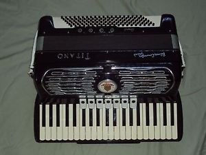 Titano Palmer Convertor Grand 120-Bass 41-Key Free Bass Piano Accordion w/ Case