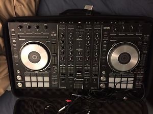 Pioneer DDJ-SSX2 Dj Controller With Free Case.