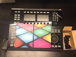 Native Instruments Maschine Studio - Black