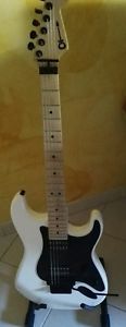 chitarra elettrica Charvel san Dimas come nuova