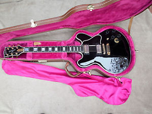 Beautiful Gibson BB King ES-335 Lucille Electric Guitar
