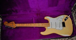 Vintage 1975 Fender Stratocaster W/Original Had Shell case