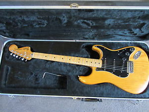 Fender Stratocaster ORIGINAL  1970s serial no (S-902560)