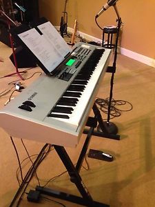 Yamaha MO8 Keyboard Synthesizer Great Rare Deal