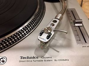 TECHNICS SL-1200mk2 DIRECT DRIVE TURNTABLE - GREAT CONDITION