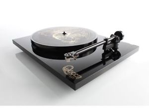Rega - Queen Special Edition Turntable