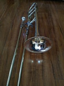Very Nice Getzen Eterna 725 II Trigger Trombone with Bag and 6 1/2 AL Mouthpiece